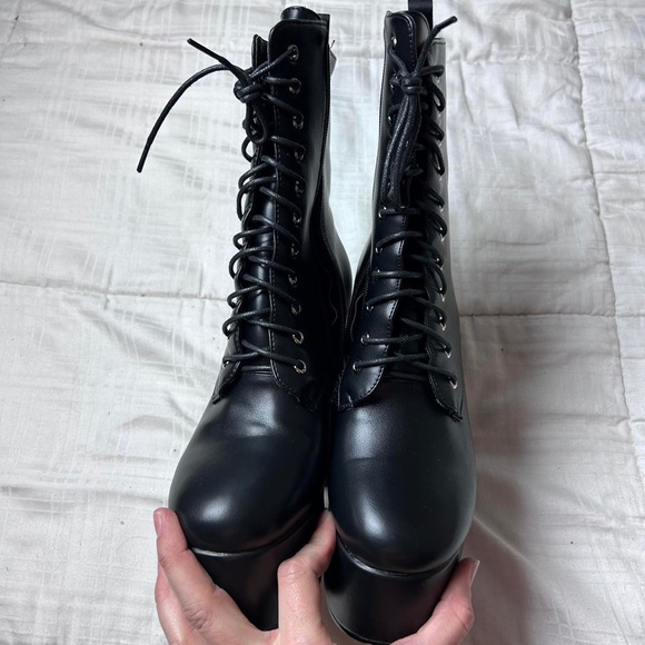 Nasty gal platform, black tie up biker combat boots - Picture 3 of 4